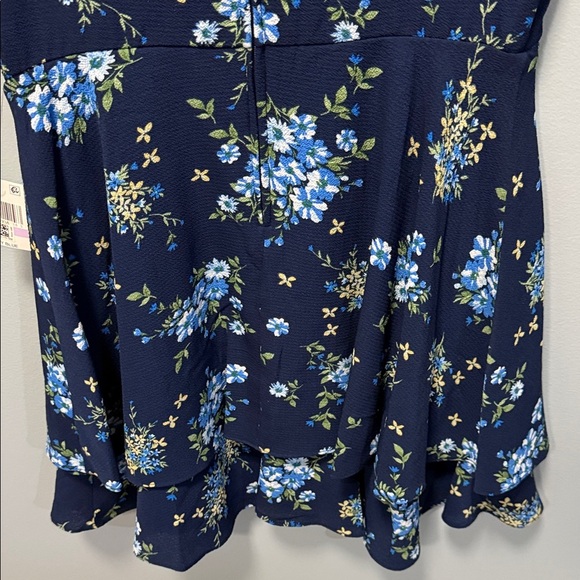 Floral Sleeveless Dress - Picture 6 of 10